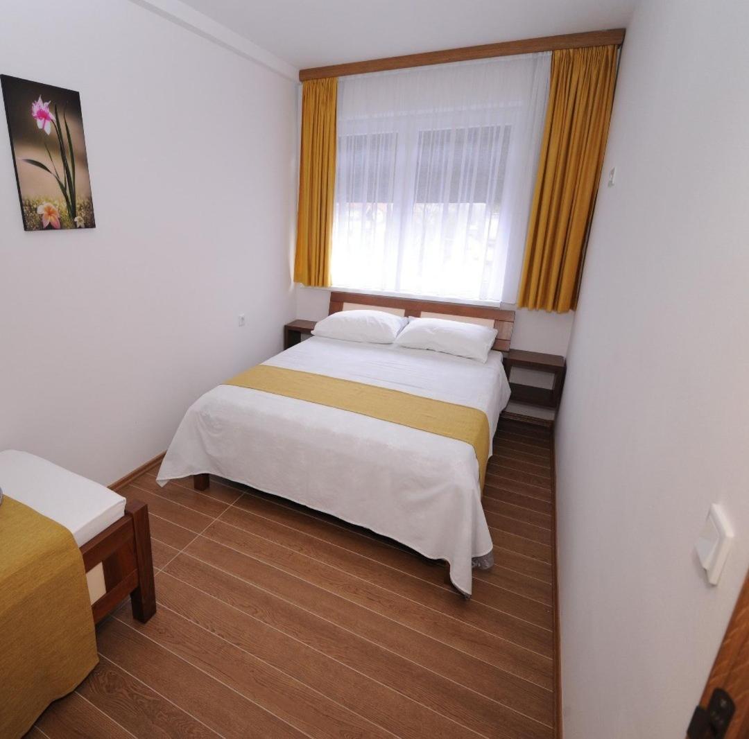 Hotel Rafaelo Bosanska Dubica Kültér fotó